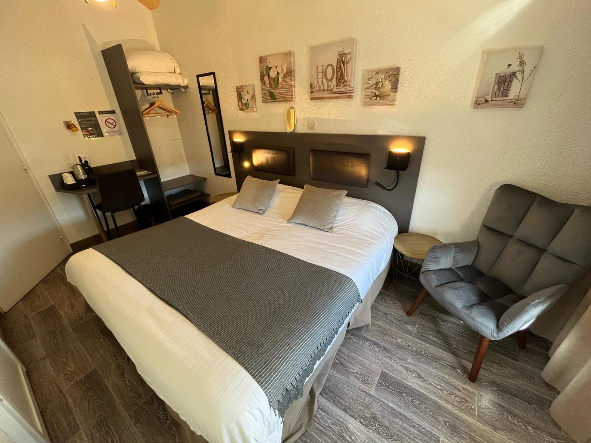Cit'Hotel Le Cheval Blanc Cognac Centre Exterior foto