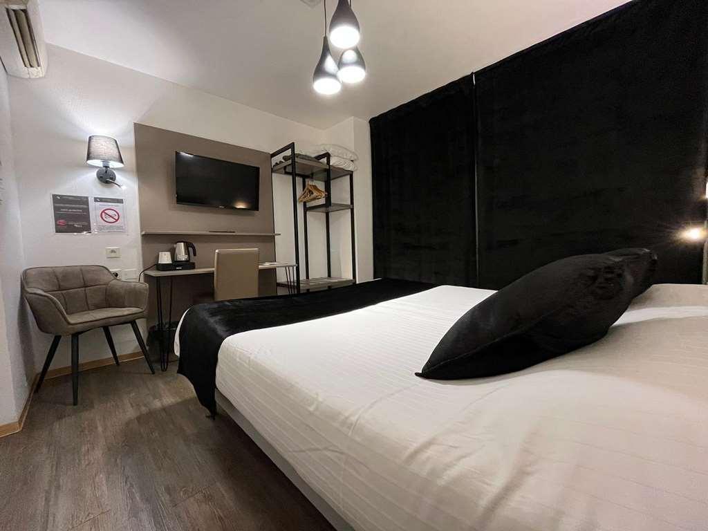 Cit'Hotel Le Cheval Blanc Cognac Centre Habitación foto