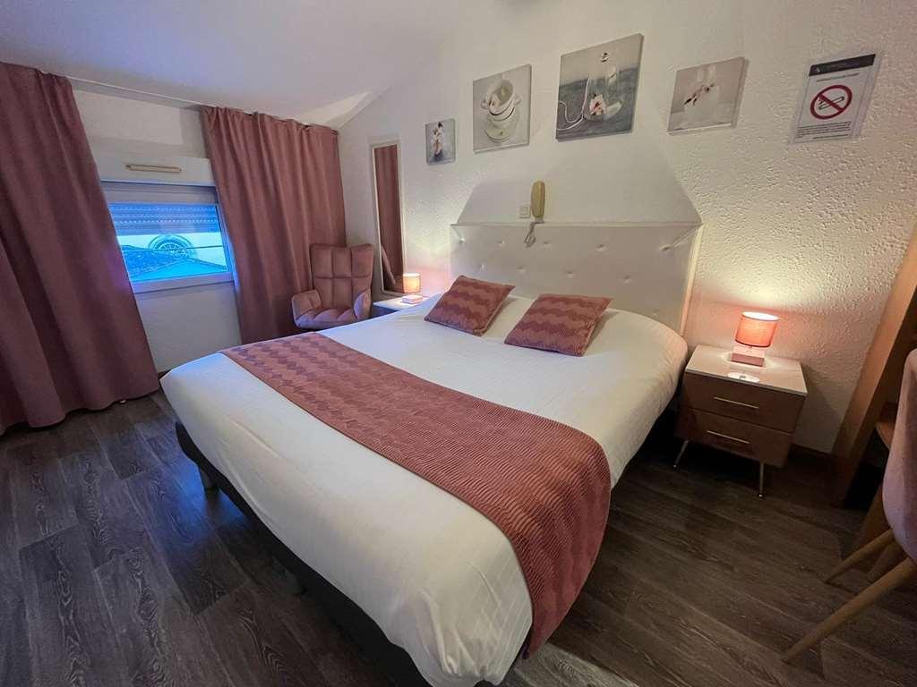 Cit'Hotel Le Cheval Blanc Cognac Centre Habitación foto